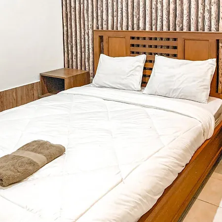 Hotel Reddoorz Near Transmart Lombok Mataram